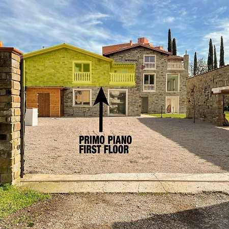 Apartment Da Ilaria Primo Piano Di Con Piscina E Parcheggio *